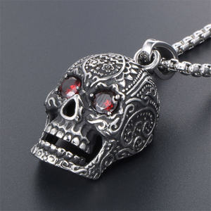 Colgante de acero inoxidable 316L personalizado para hombre vintage con ojos de circón rojo collar de calavera - Product Image 2