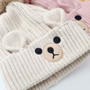 K2038 Ensemble Bonnet et Écharpe Hiver Tendance pour Enfants, Bonnets Chauds pour Bébé, Écharpe Anneau pour Fille, Bonnets d'Hiver à Pompons, Écharpe Tricotée - Product Image 6