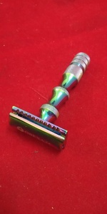 Rasoir de sécurité à manche en acier inoxydable à revêtement multiple - Product Image 5