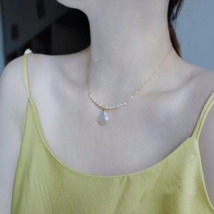 Collar de Perlas Naturales Barrocas Wenchi 2022 para Diseño Facial, Cadena para Clavícula, Estilo Minimalista para Mujer, Tentación, Influencer de Instagram, Modelo - Product Image 1