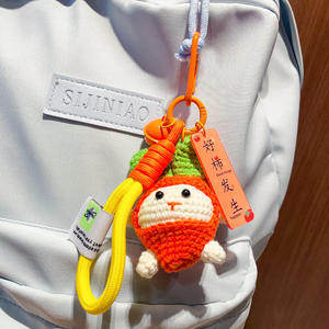 Porte-clés pendentif poupée de dessin animé au crochet, mignonne, cadeau pour couple, idéal pour sac à dos, cadeaux pour filles - Product Image 3