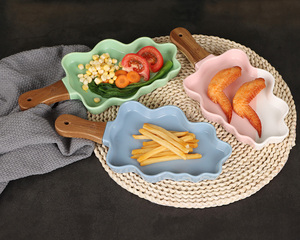 Piatti Moderni <span class=keywords><strong>per</strong></span> Feste a Forma di Albero di Natale, Vassoio Divisorio <span class=keywords><strong>per</strong></span> Snack e Salse in Porcellana Ecologica Verde, Blu e Rosa - Product Image 1