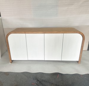 ตู้ไซด์บอร์ดทรงโค้งดีไซน์ทันสมัย 4 ประตู สำหรับห้องนั่งเล่นและห้องรับประทานอาหาร ทำจากไม้เนื้อแข็ง พร้อมพื้นที่จัดเก็บแบบกำหนดเอง - Product Image 4