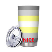 Mug de voyage personnalisé sur le thème de la diversité arc-en-ciel, idéal pour les excursions de week-end, les soirées décontractées en intérieur, et les cadeaux pour la promotion de la diversité.