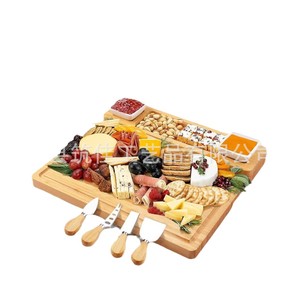 Bandeja de queso de bambú Zhujia Crafts con compartimentos para servir bocadillos y embutidos, color madera natural - Product Image 2