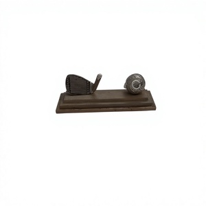 Palo y pelota de golf de nuevo diseño con acento decorativo para mesa de oficina/hogar más vendidos con base de madera escultura arte objeto de aluminio - Product Image 1