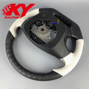 Volante Deportivo Personalizado de Fibra de Carbono Mate para Infiniti M25 M35 M37 M56 Q50 Q60 Q70 Q70s Q70L G37 G37X G25 G35 - Product Image 3
