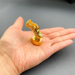 <span class=keywords><strong>Mini</strong></span> trophée de chaussure de football dorée mondiale 2026, en alliage de zinc de qualité supérieure, souvenir pour les fans de football, prix de la chaussure d'or pour les passionnés de football - Product Image 2