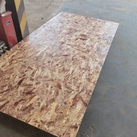 Panneau OSB structurel résistant à l'humidité, panneau de bois en copeaux pour toiture, bardage mural et applications de planchers
