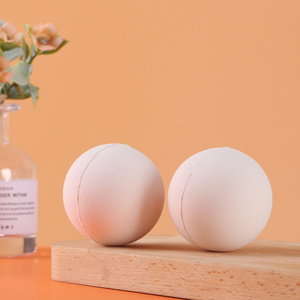 Bombas de Baño Personalizadas con Etiqueta Privada, Hidratantes, con Flores, Efervescentes, al por Mayor, con Logotipo Personalizado, de Sal y Soda, Estilo Bonito, Lavables y con Forma Divertida - Product Image 1