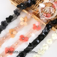 Décoration d'intérieur DIY faite à la main en tricot, style ethnique pastoral chic, avec perles tridimensionnelles, strass, petites fleurs et ruban de dentelle