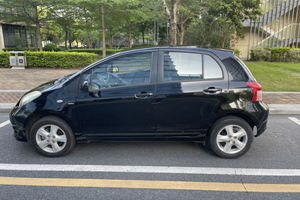 <span class=keywords><strong>Yaris</strong></span> 2011 1.6G Turbo Automatica Edizione Dazzling con Sedili in Pelle, Tetto Apribile, Telecamera Posteriore, Schermo Touch, Pneumatici R19 - Product Image 6
