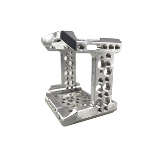 Pièces de quincaillerie pour cage de caméra en alliage d'aluminium usinées sur mesure par CNC, fraisage de précision pour la fabrication de supports de caméra métalliques - Product Image 1