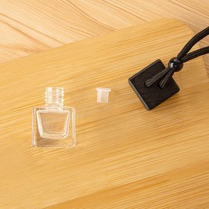 8ml Atacado Difusor Vazio Pendurado Car Perfume Transparente Garrafa Preta com Tampa De Madeira - Product Image 6