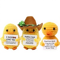Vente en gros de poupées amigurumi au crochet faites à la main, mignonnes, originales et apaisantes, avec étiquettes, pour la décoration de la maison et du bureau