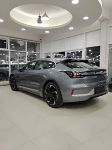 ZE EKR 001 AWD 2022 Usado, Vehículo Eléctrico de Lujo, 100 kWh, Largo Alcance, Motor Dual - Product Image 4
