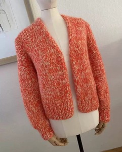 Cardigan en tricot épais fait main pour femme, taille plus, tricoté à la main, crochet d'hiver personnalisé - Product Image 4