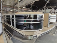 Bateau ponton de pêche en aluminium de 8,2 m (27 pieds) certifié CE, personnalisé en usine, avec moteurs hors-bord Tritoon, 150 CV, télécommande