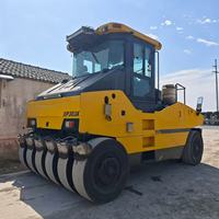 Compacteur de pneus en caoutchouc robuste XP303K, poids maximal jusqu'à 30300 kg, alimentation stable, idéal pour la construction routière.