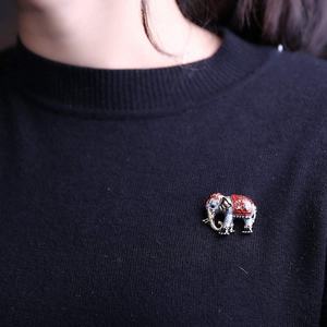 Erishong Kong — épingle à revers en émail kama kangle, électricien gravée, neuf, fabrication - Product Image 6