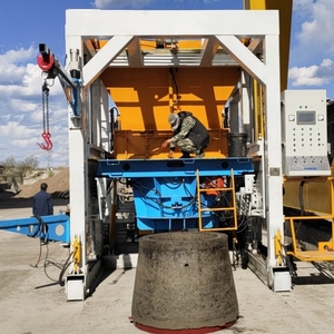 Machine de fabrication de composants en <span class=keywords><strong>béton</strong></span> préfabriqué mobile et automatique pour la production de boîtes en <span class=keywords><strong>béton</strong></span>, de cercles de puits d'égout et de tuyaux de drainage - Approvisionnement direct usine - Product Image 4