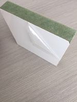 Panneau MDF en mélamine souple 50cm de largeur Film de protection PE revêtement de surface Logo de moulage par soufflage bonne résistance aux intempéries pas de résidus de colle