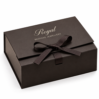 Boîte cadeau royale pliable rigide magnétique personnalisée de luxe avec ruban, poignée et logo en feuille d'or pour emballage de bijoux et produits de beauté