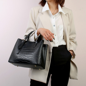 Sacs à bandoulière de créateurs tendance, sacs à bandoulière en cuir PU de haute qualité, sacs à <span class=keywords><strong>main</strong></span> décontractés, sacs à <span class=keywords><strong>main</strong></span> et portefeuilles de luxe pour femmes - Product Image 2