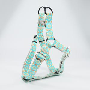 <span class=keywords><strong>Collar</strong></span> de pajarita de poliéster personalizado, conjunto de correa de arnés para perros y mascotas, botón de ruptura duradero sin decoloración, moda de sublimación personalizada - Product Image 1