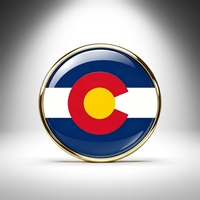 GREPAS GIFTS Épinglette drapeau du Colorado ronde de 1 pouce, épinglette patriotique mondiale pour chapeau