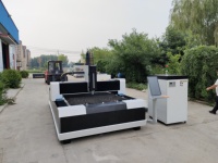 Machine de découpe laser à fibre CNC de type portique de bureau 3015 haute précision 3000mm*1500mm 1500W 6KW 8KW 10KW Raycus Max pour tôle de 10mm