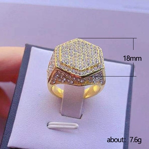 Anello con Cristalli a Rombi per Uomo, Accessorio Geometrico per Uso Quotidiano e Feste - Product Image 4