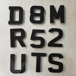 UK Selbst klebende schwarze Acryl-Kunststoff buchstaben Kennzeichen nummer im Musikstil Schwarzes Acryl-Nummern schild - Product Image 1