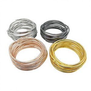 Anneaux de serviette en alliage d'aluminium au design floral moderne et luxueux, très demandés, pour la décoration de mariages et de fêtes - Product Image 4