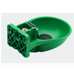 Abreuvoir automatique en plastique durable pour le bétail, abreuvoir mural pour vache, mouton, chèvre - Product Image 2