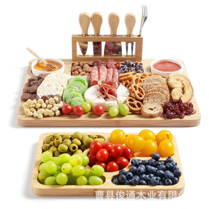 Ensemble de couteaux à fromage Juntong Bamboo Deli Board avec plat à sauce, plateau à fruits et plateau à pain pour servir des collations lors de fêtes - Product Image 1