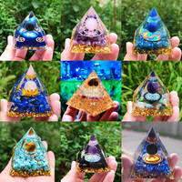 5cm Hotsale Weihnachts baum Liebes thema Kristall chips Harz Orgonit Pyramide Kristall Meditation Spirituelles Handwerk