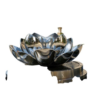 Escultura de Figura Femenina de Acero Inoxidable para Decoración de Exteriores - Product Image 1