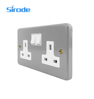 Sirode T6 estándar británico moderno 3 Gang 2 vías eléctrico pared luz interruptor Bot y enchufe caja de Metal para el hogar