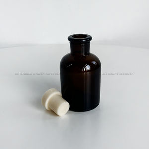 Ensemble <span class=keywords><strong>de</strong></span> bouteilles en <span class=keywords><strong>verre</strong></span> rondes Boston noires écologiques en gros, bouteille transparente <span class=keywords><strong>de</strong></span> 250ml 500ml pour jus et eau avec bouchon étanche - Product Image 1