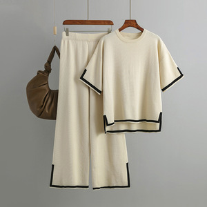 Pantaloni a maniche corte da donna autunnali di 2025 qualità due pezzi Casual in maglia abbigliamento da donna - Product Image 2