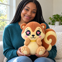 Peluche d'écureuil personnalisée pour commandes sur mesure avec yeux en forme de cœur, queue recourbée et pose de joues, service de conception de personnage