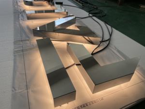 Venta al por mayor retroiluminación acrílico 3D palabra signo escaparate Decoración Luz LED al aire libre publicidad palabras personalizado LED signo - Product Image 3