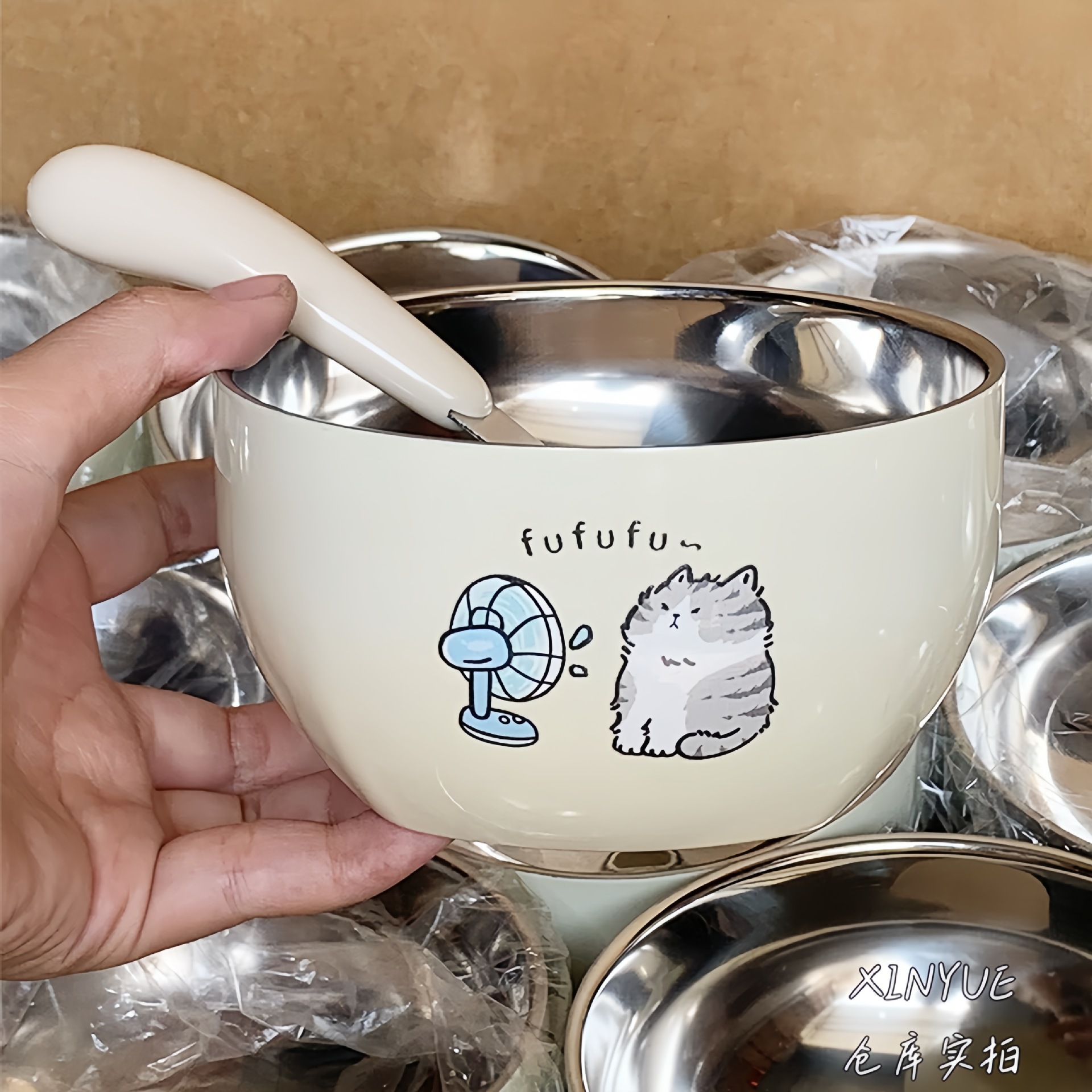 [Gatito gris] Cuenco y cuchara de arroz blanco