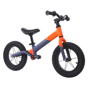 Nouveau modè<span class=keywords><strong>le</strong></span> de vélo d'équilibre pour enfants de 2 à 6 ans vélo pour enfants sans pédales <span class=keywords><strong>en</strong></span> alliage d'aluminium bébé scooter apprentissage marcheur - Product Image 3