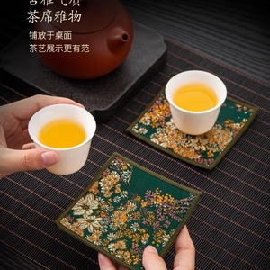 แผ่นรองแก้วชาลายดอกไม้สองด้าน Pu Yu Tamper Mat สำหรับชุดน้ำชา พร้อมแผ่นซับน้ำทำจากผ้าฝ้าย ขนาด 10x10 ซม. - Product Image 2
