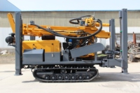En vente 200m de profondeur Crawler Water Well DTH Rig rotatif avec le meilleur prix des composants de base de la boîte de vitesses du moteur