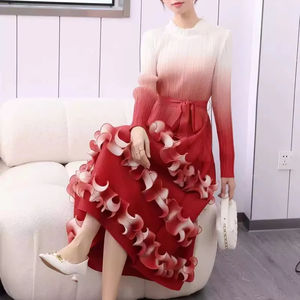 Nouvelle Robe Plissée Miyake à Manches Longues et Bordure Bois, Effet Dégradé <span class=keywords><strong>Grande</strong></span> <span class=keywords><strong>Taille</strong></span> - Product Image 5