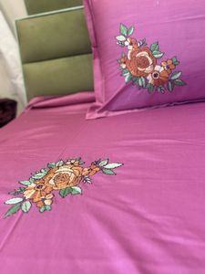 Cubrecama de Algodón con Bordado Floral, Color Rosa, Ligero, Transpirable, Tela Suave, Hecho en India, Pedido Personalizado - Product Image 2