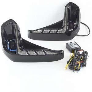 Encadrements de feux antibrouillard DRL pour les modèles Hilux REVO 2021 avec feux de jour. - Product Image 1